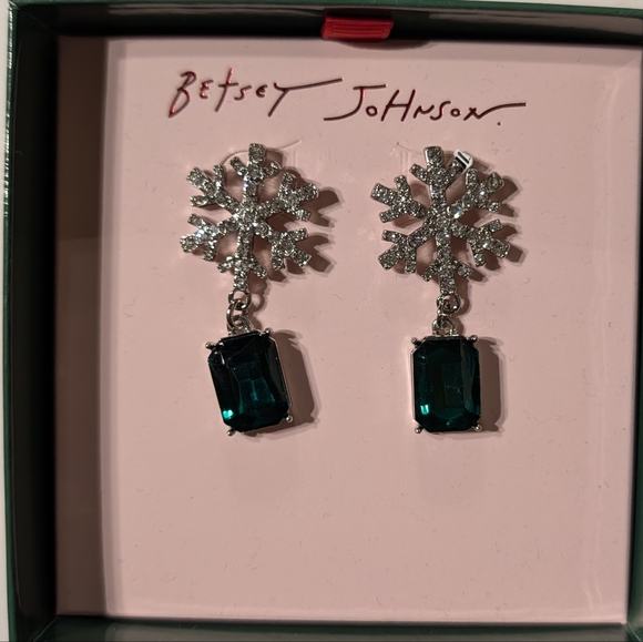 Betsey Johnson Xmas Jewelry Lot: 7 Box, 10pc Earrings & Brooches 🎁ON SALE 🎁 - Picture 7 of 17